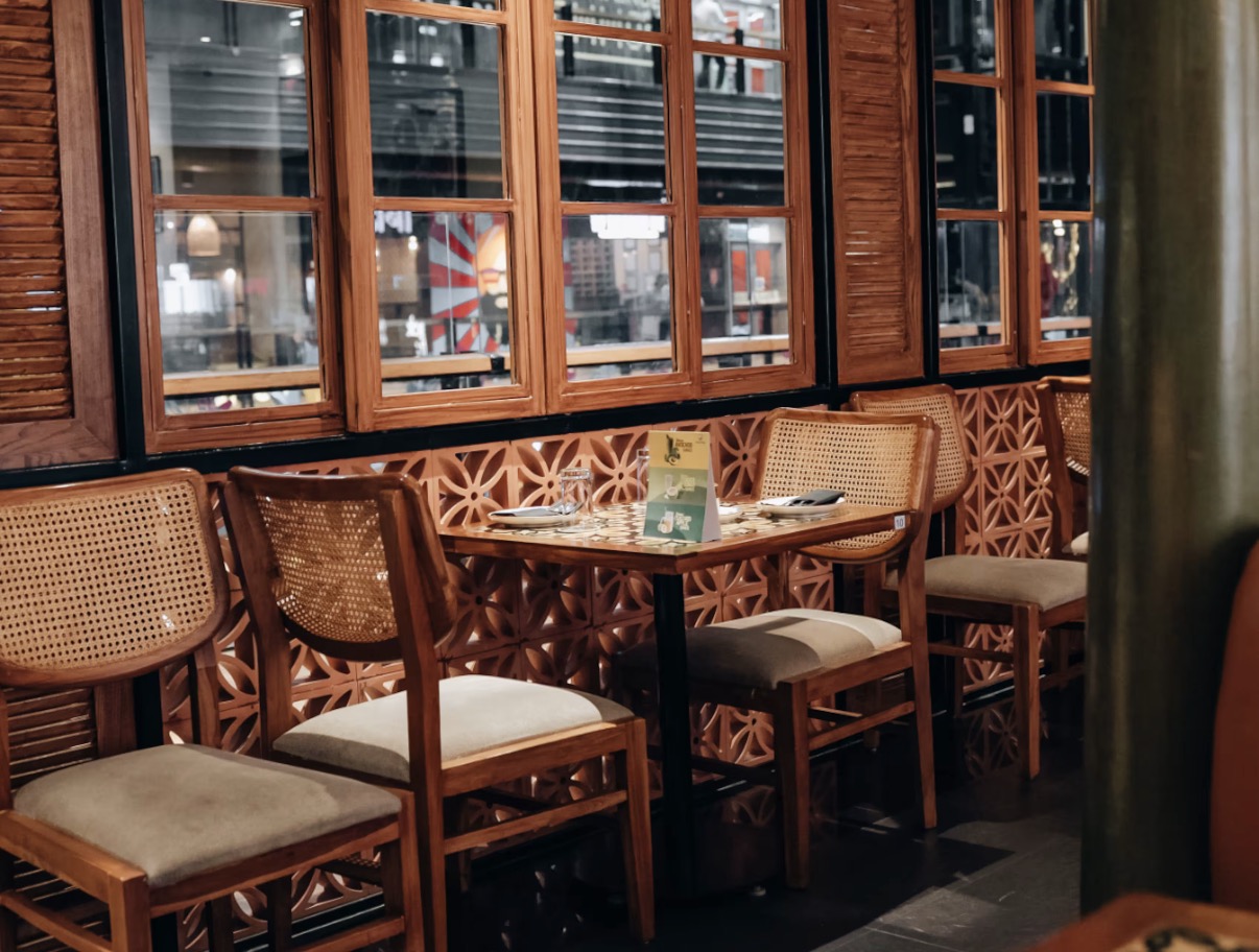 MahaBelly Saket interior